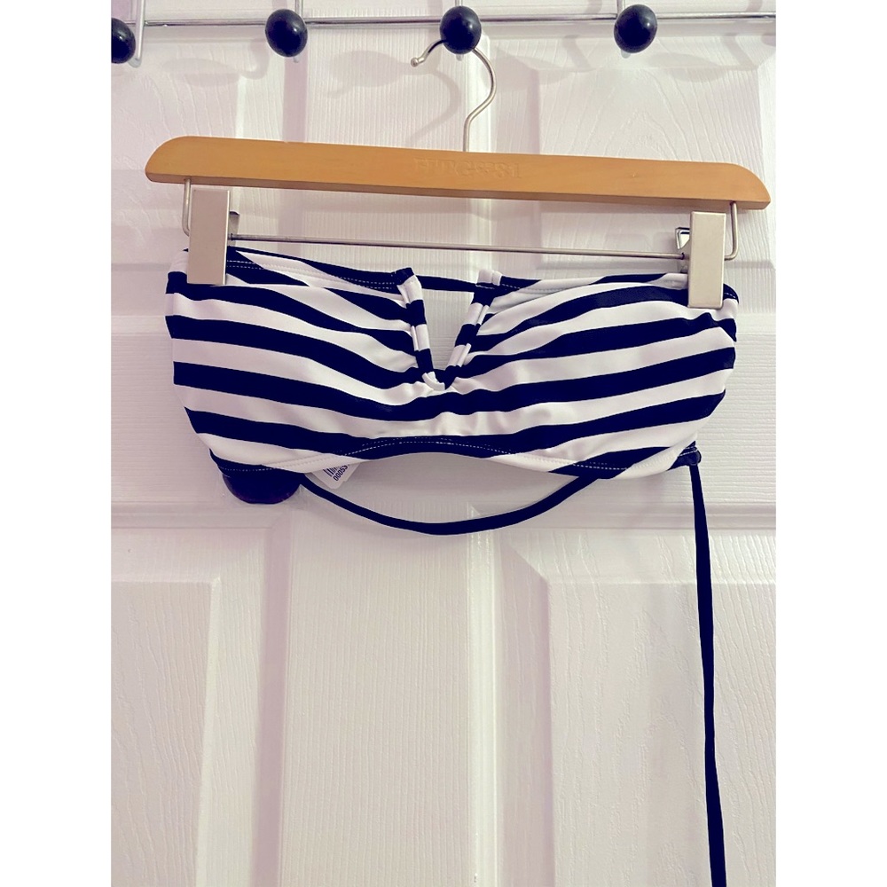 Top swimwear